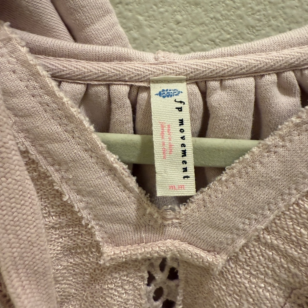 Pink Cropped Hoodie with Lace Details - Picture 3 of 3